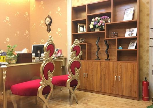 烏魯木齊華美整形醫(yī)院院長辦公室