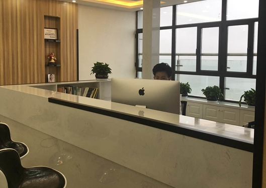 新疆王蛟醫(yī)療整形美容導(dǎo)醫(yī)臺(tái)