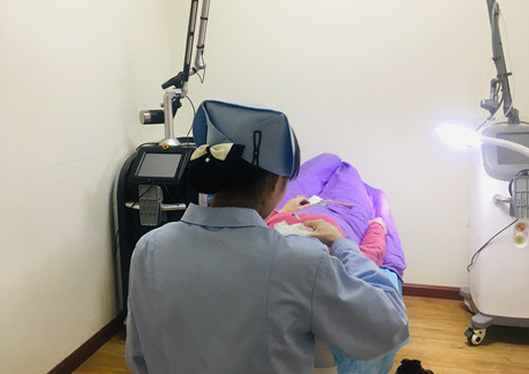 佛山醫(yī)博士門診部治療室