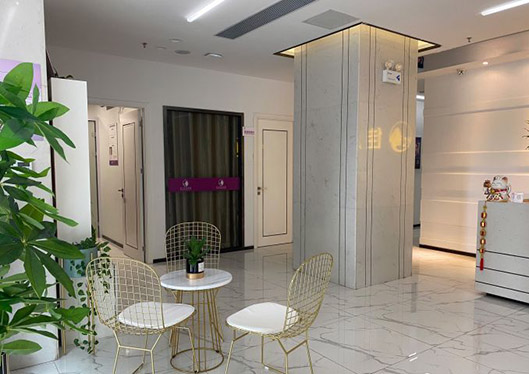 廣州佳人醫(yī)療美容門診部大廳左邊