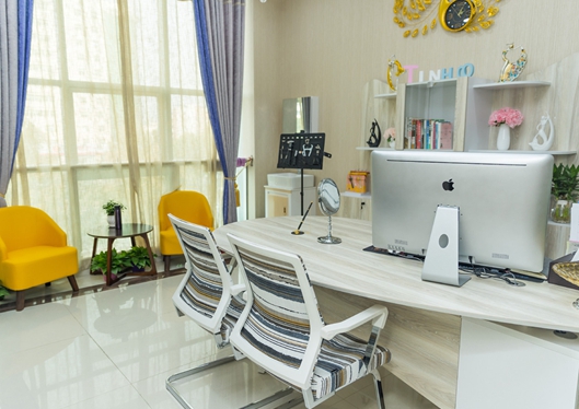 南陽天后醫(yī)療美容醫(yī)院現(xiàn)場咨詢室