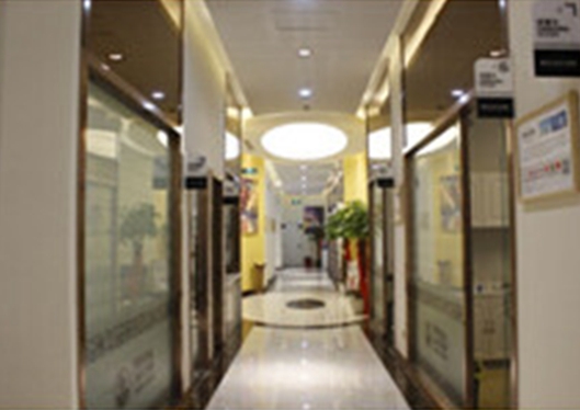 唐山牙博士口腔醫(yī)院走廊