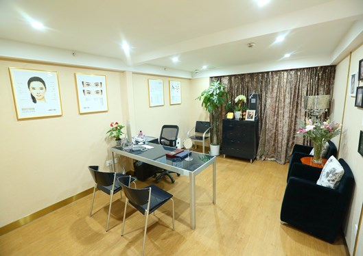 武漢美基元整形醫(yī)院面診室