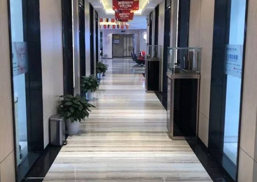 南京江寧卡瓦口腔門診部干凈整潔的走廊