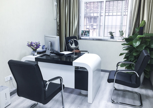 武漢華中科技大學(xué)同濟醫(yī)學(xué)院醫(yī)療美容醫(yī)院咨詢室