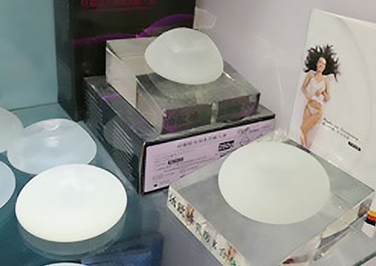 濟南美蓮醫(yī)療美容醫(yī)院假體展示區(qū)