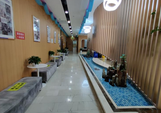 醫(yī)院休息區(qū)