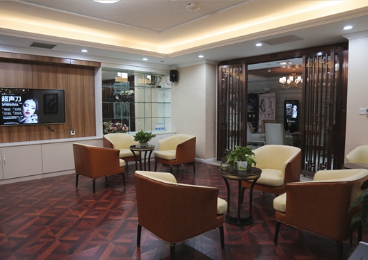 天津南開(kāi)凱潤(rùn)婷醫(yī)療美容醫(yī)院等候區(qū)