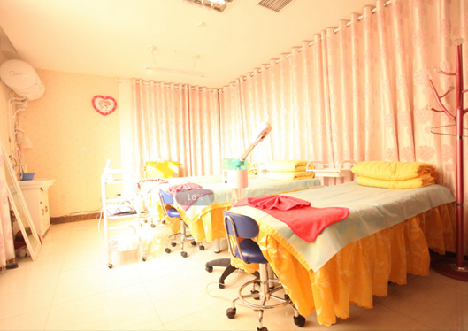 南陽芘麗芙時光醫(yī)療美容門診部皮膚診療室