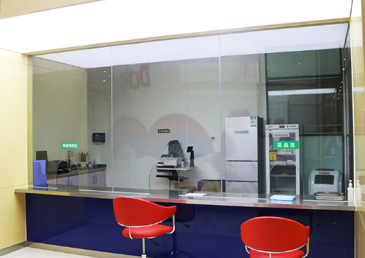 成都銅雀臺醫(yī)學(xué)美容醫(yī)院采血區(qū)